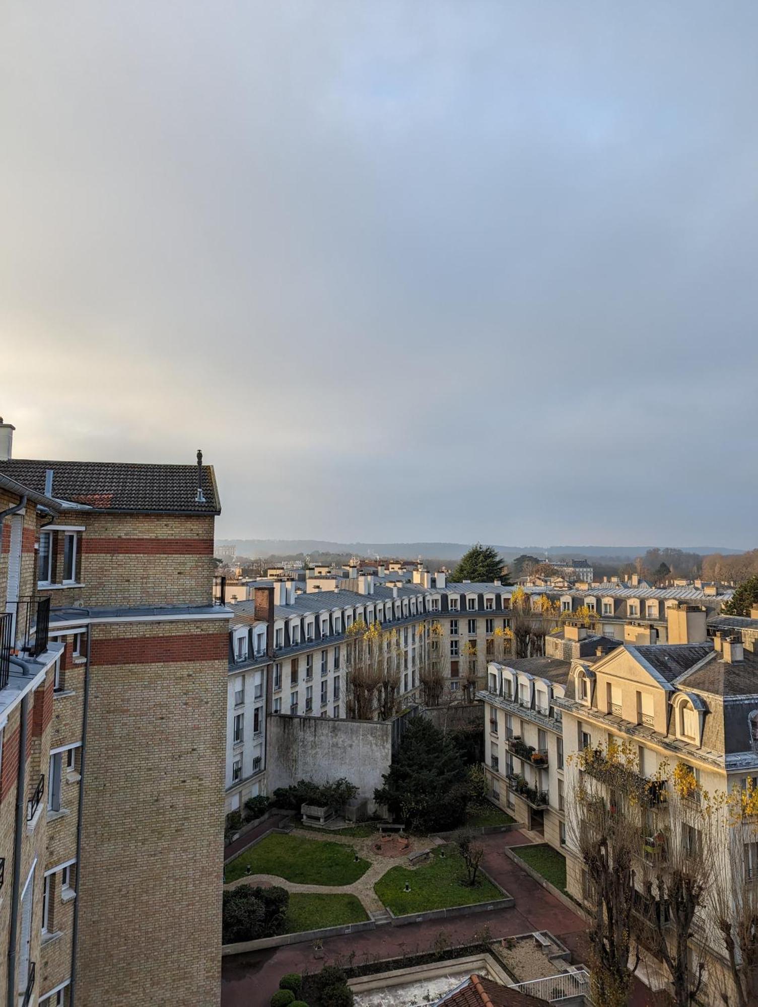Appartement Du Roi : Proche Chateau/vue/refait A Neuf