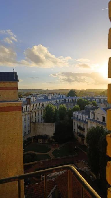 Appartement Du Roi : Proche Chateau/vue/refait A Neuf Versailles